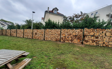 Conception de bancs et mobiliers en bois image 8